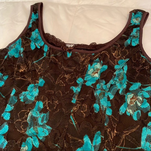 Dress Barn Lace Overlay Tank Top Blouse - Picture 2 of 4